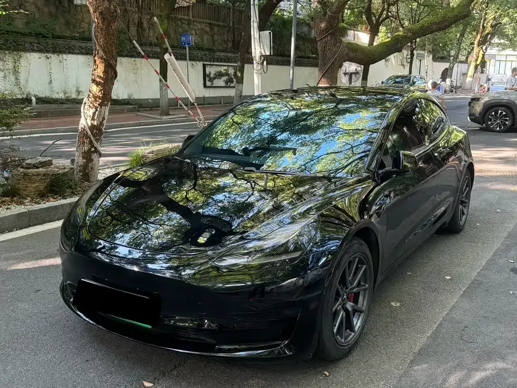 Tesla Model 3 — фото 4