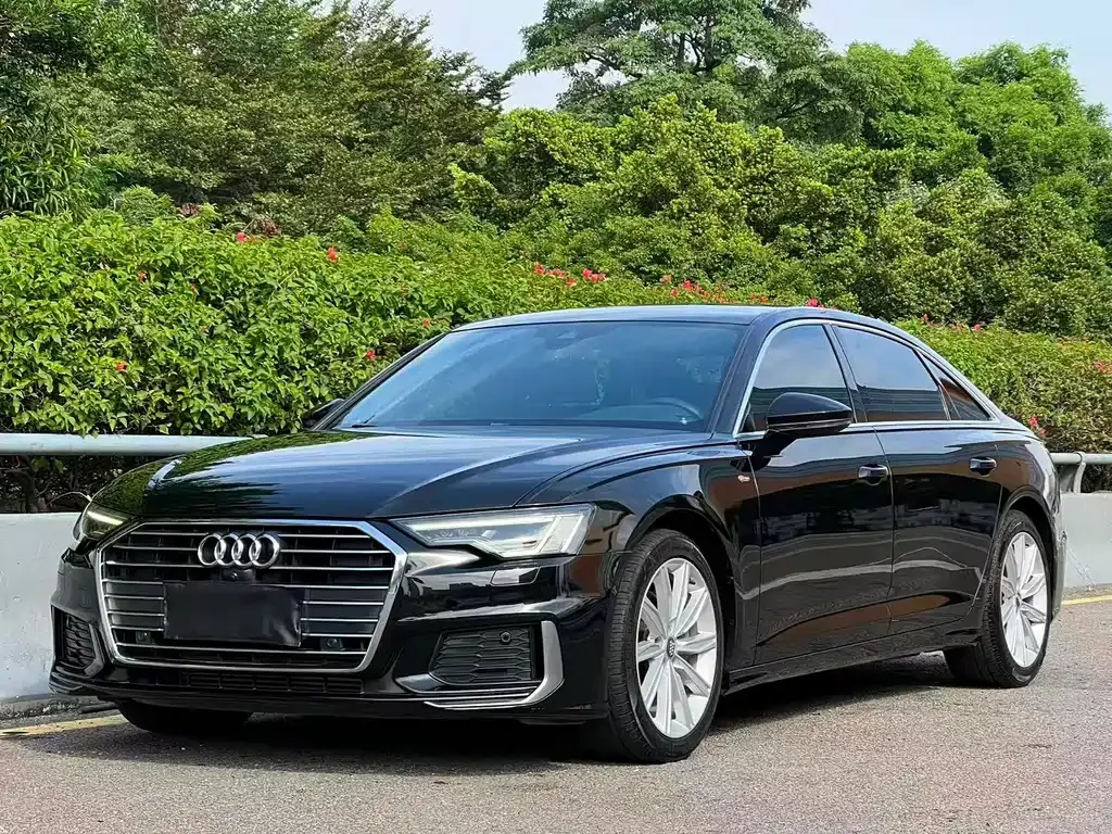 Audi A6L — фото 1