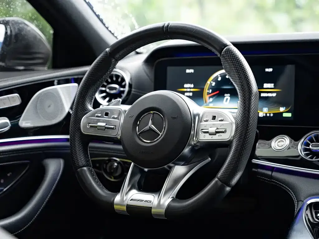 Mercedes-Benz AMG GT — фото 7
