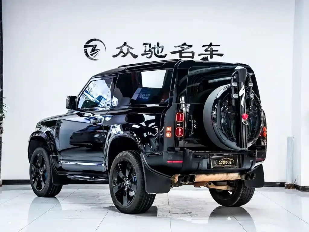 Land Rover Defender — фото 10