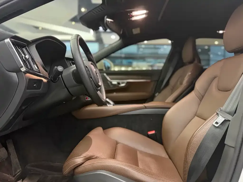 Volvo S90 — фото 4