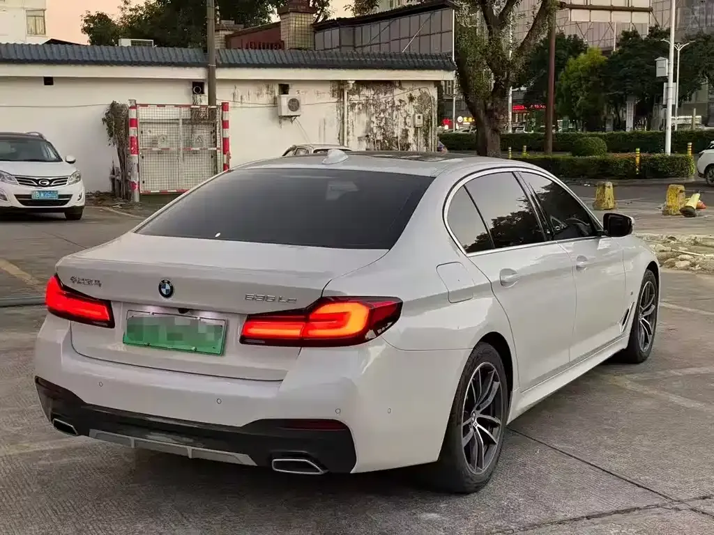 BMW 5 Series New Energy — фото 2