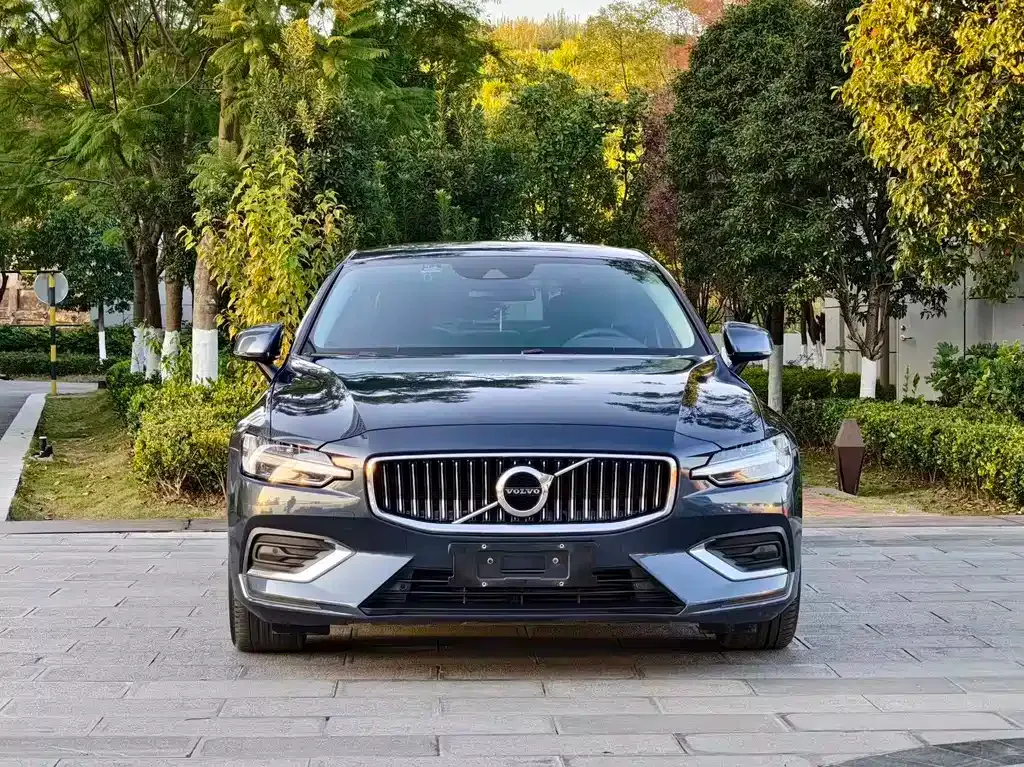 Volvo S60 — фото 2