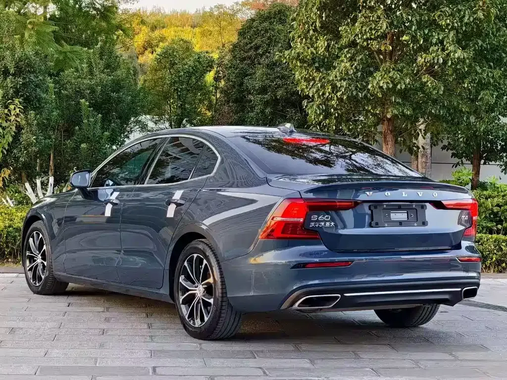 Volvo S60 — фото 4