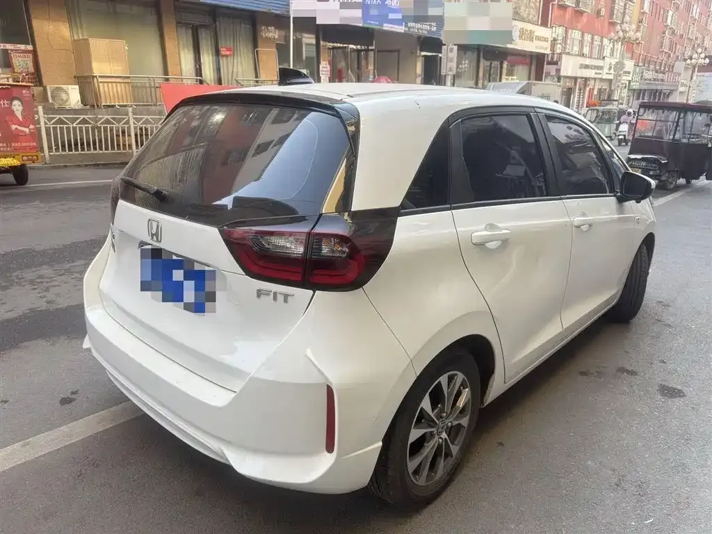 Honda Fit — фото 4