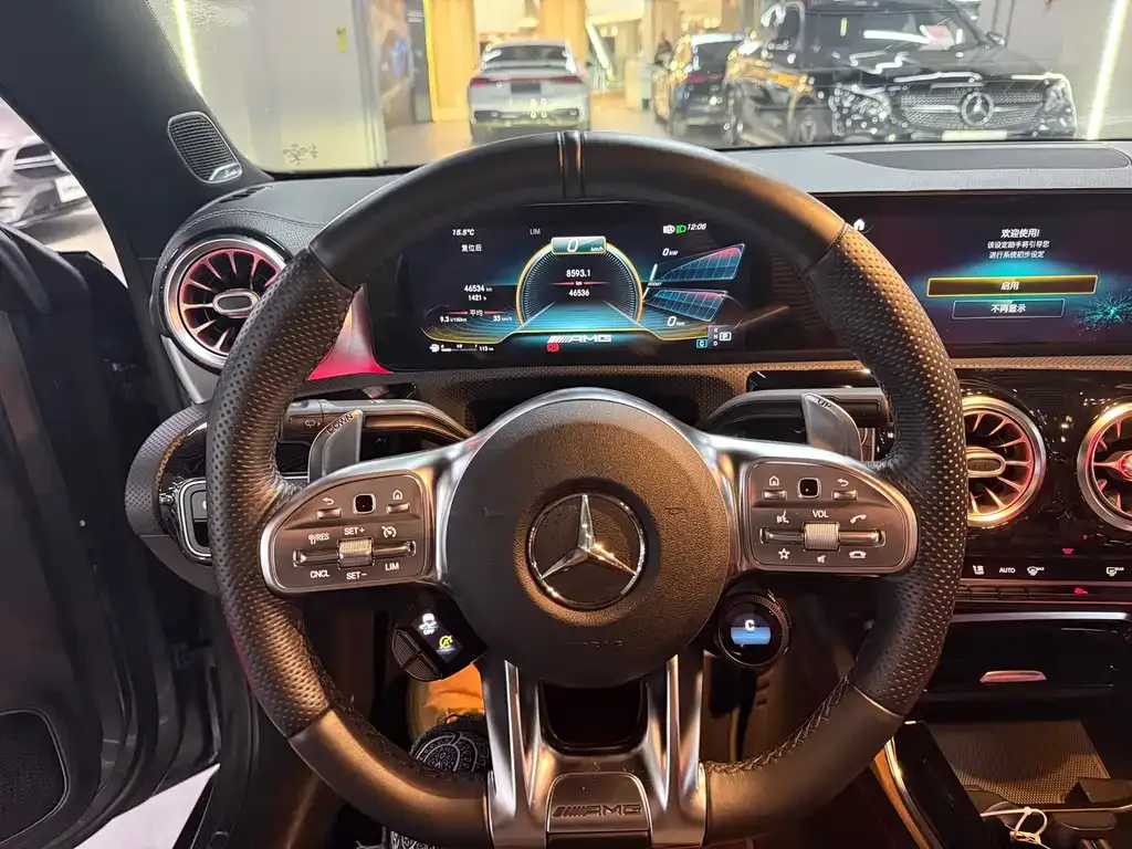 Mercedes-Benz CLA AMG — фото 5