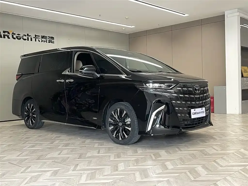 Toyota Alphard — фото 2