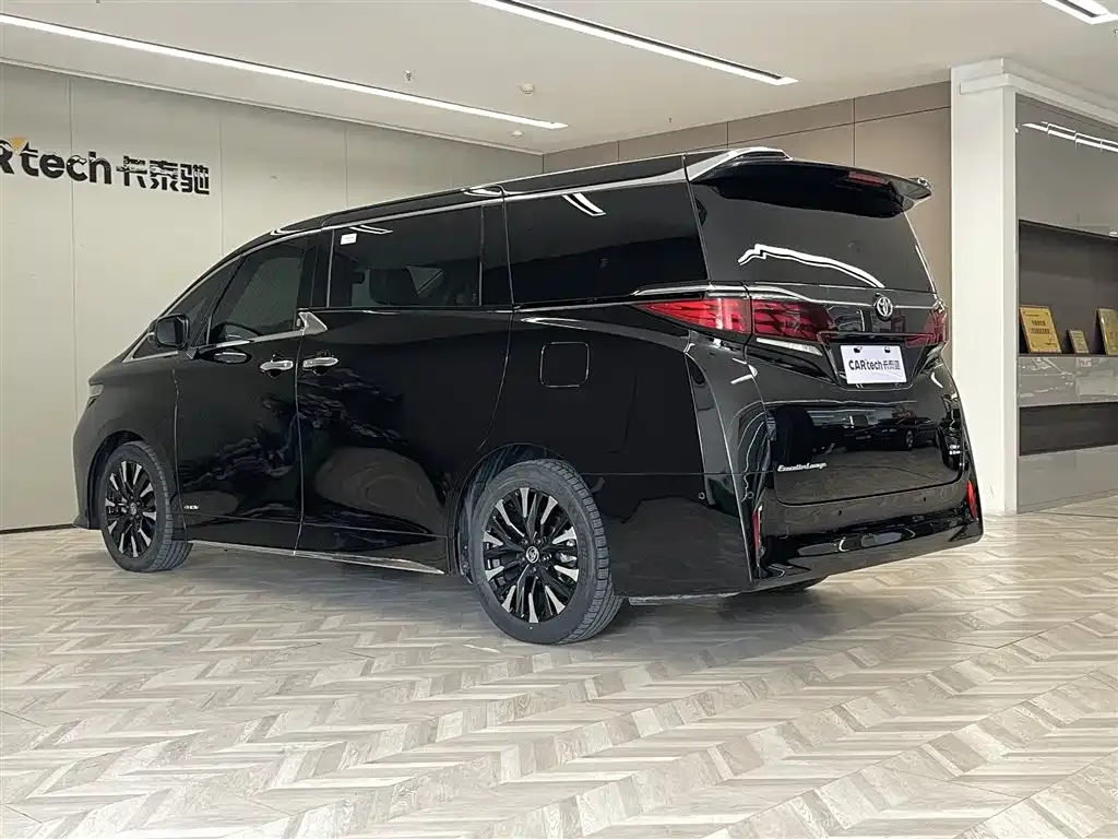 Toyota Alphard — фото 7