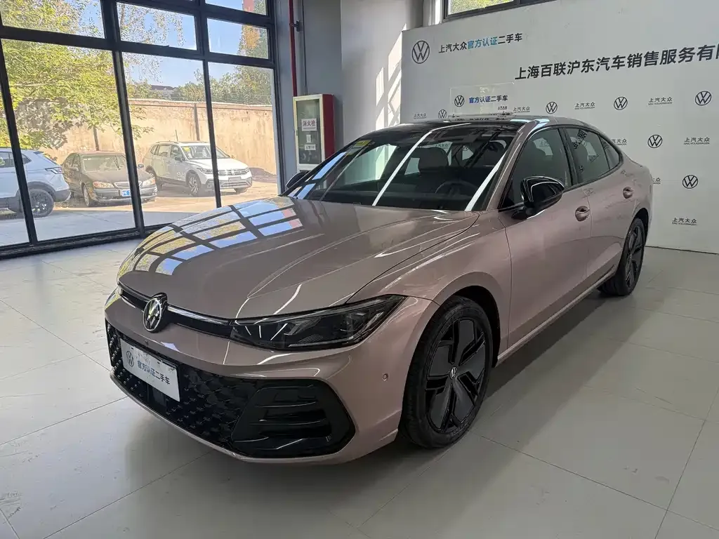Volkswagen Passat — фото 1