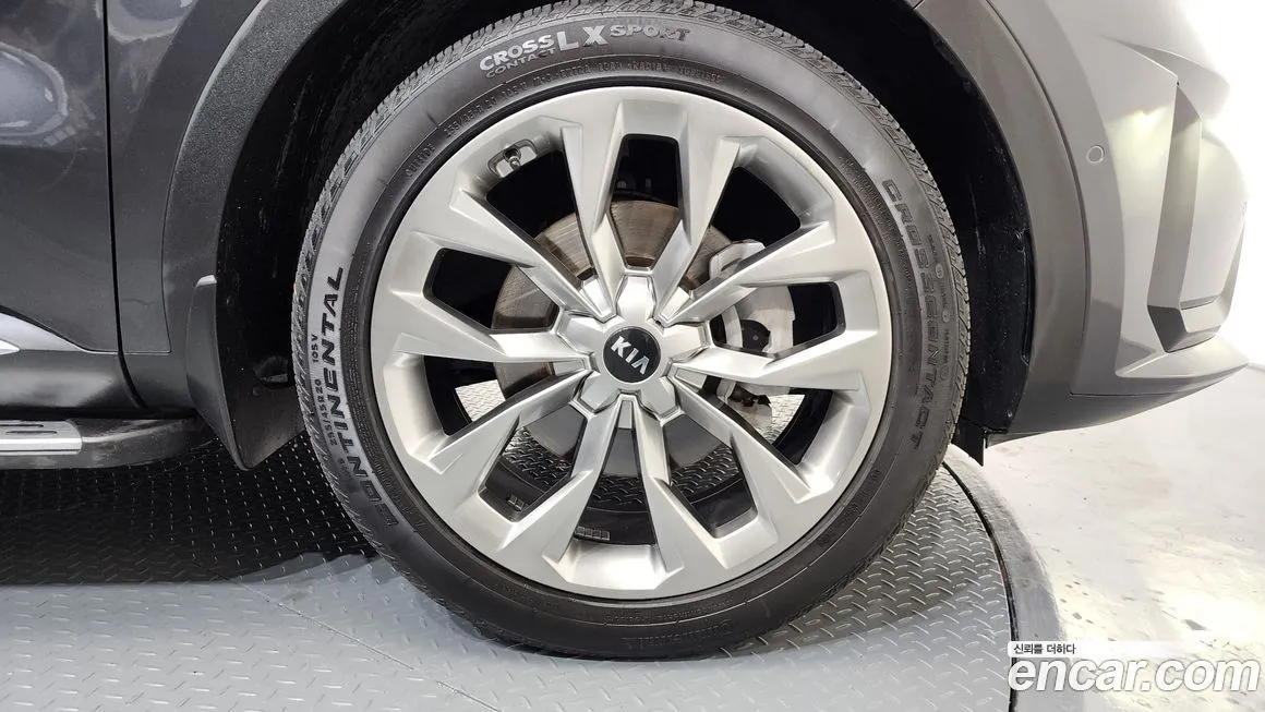 Kia Sorento — фото 5