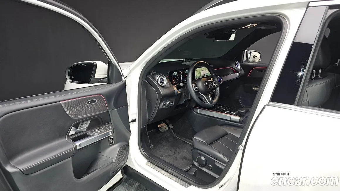 Mercedes-Benz GLB-Class — фото 10