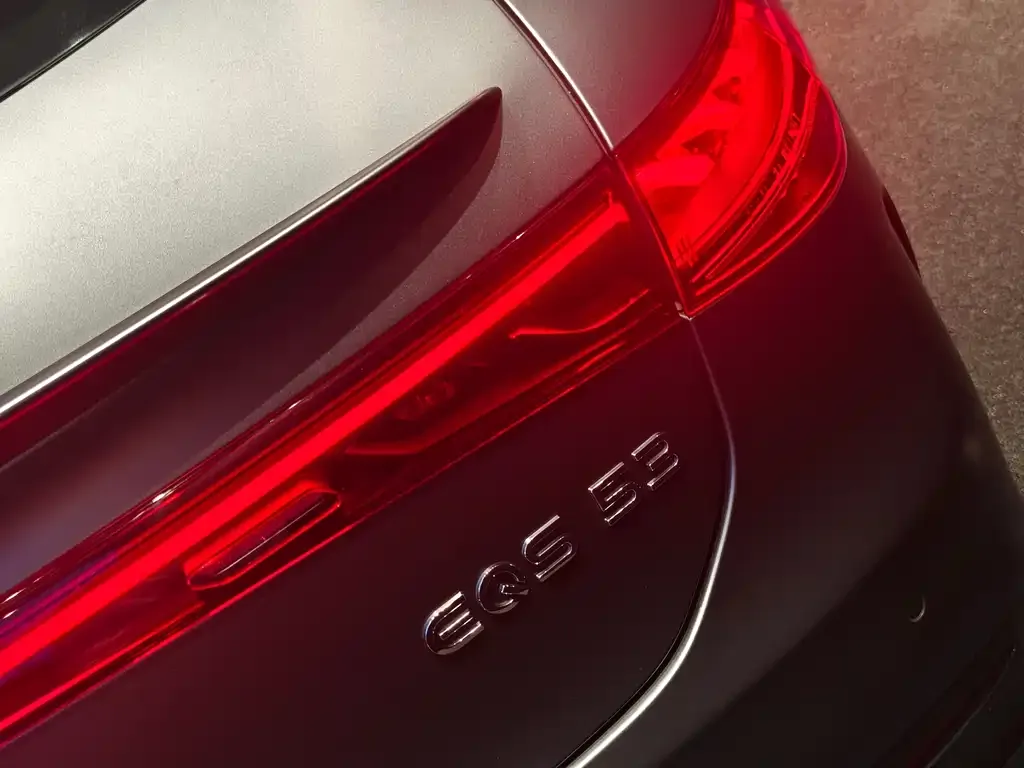 Mercedes-Benz EQS AMG — фото 7