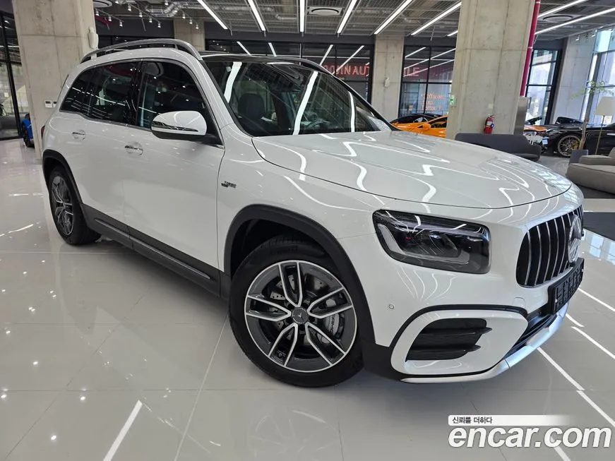 Mercedes-Benz GLB-Class — фото 1