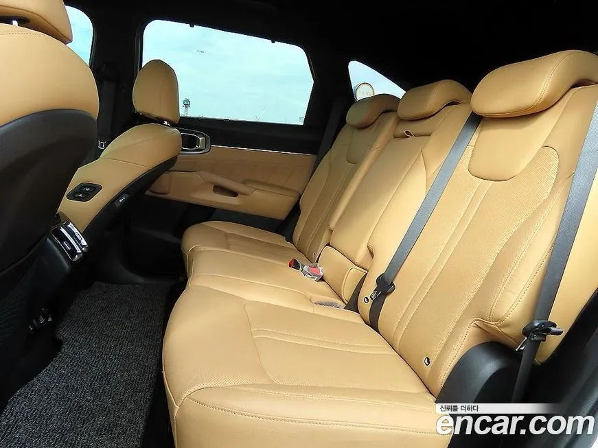Kia Sorento — фото 6