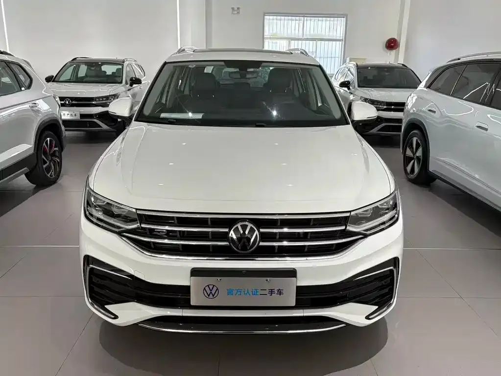 Volkswagen Tiguan L — фото 2