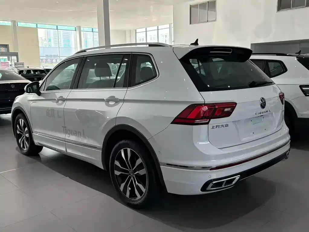 Volkswagen Tiguan L — фото 5