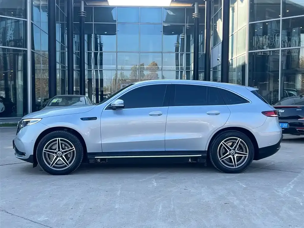 Mercedes-Benz EQC — фото 4