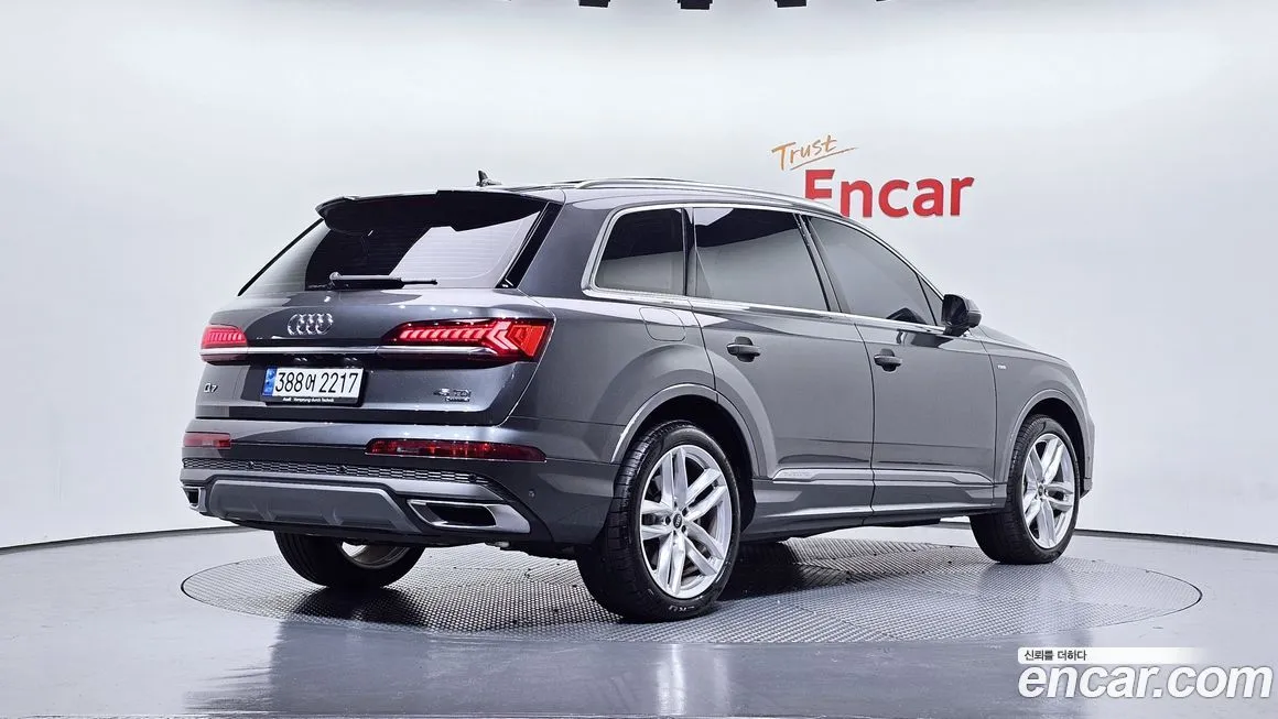Audi Q7 — фото 2