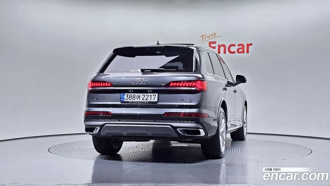 Audi Q7 — фото 4