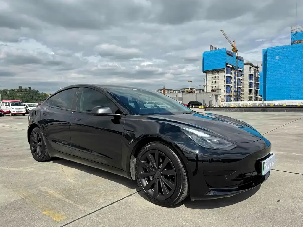 Tesla Model 3 — фото 5