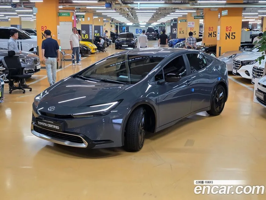 Toyota Prius — фото 1