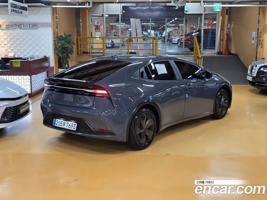 Toyota Prius — фото 4