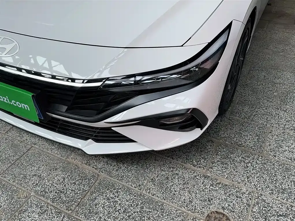 Hyundai Elantra — фото 7