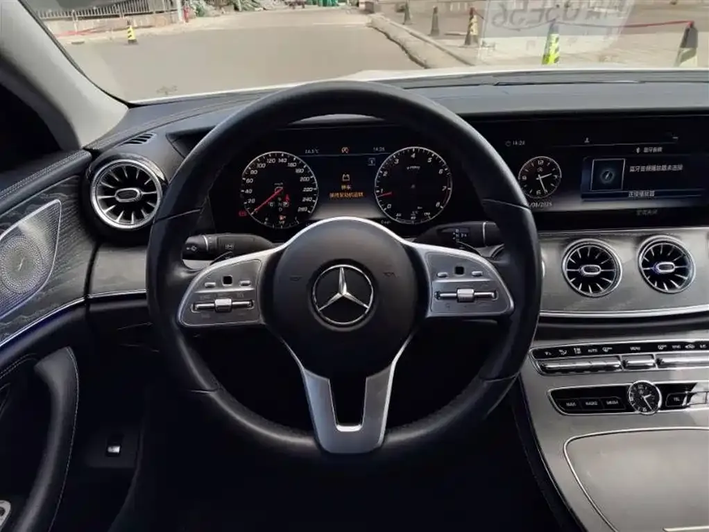 Mercedes-Benz CLS — фото 6