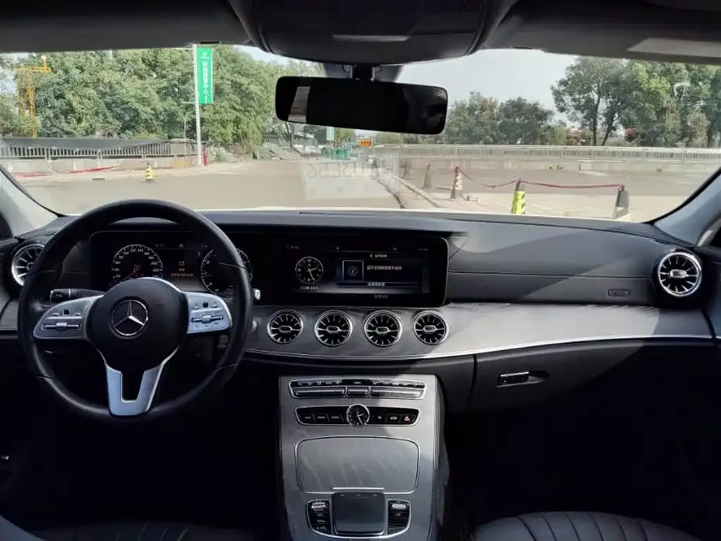Mercedes-Benz CLS — фото 8