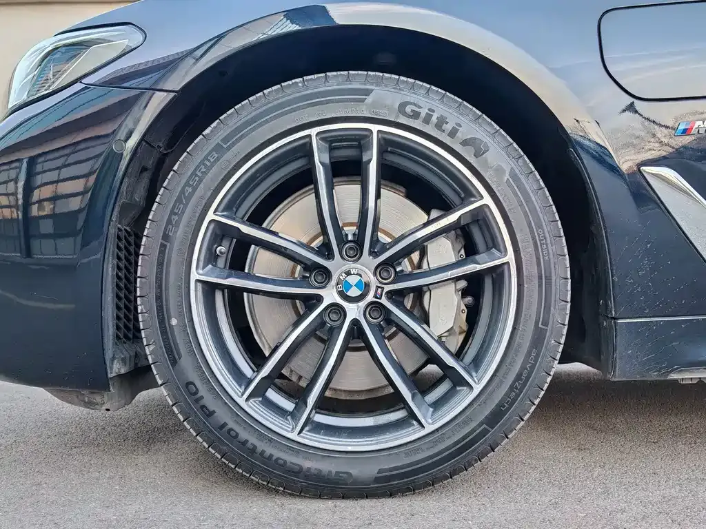 BMW 5 Series New Energy — фото 9