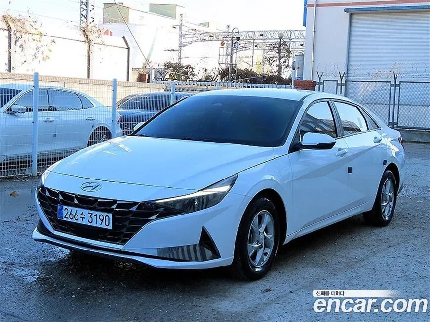 Hyundai AVANTE — фото 1