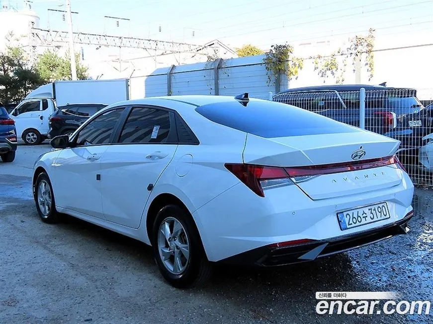 Hyundai AVANTE — фото 2