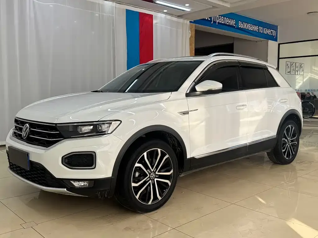 Volkswagen T-Roc — фото 1