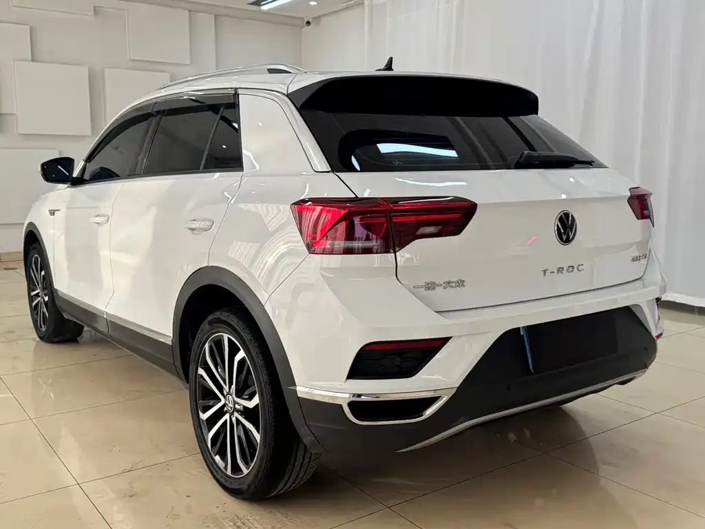 Volkswagen T-Roc — фото 4