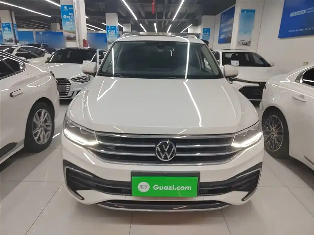 Volkswagen Tiguan L — фото 3