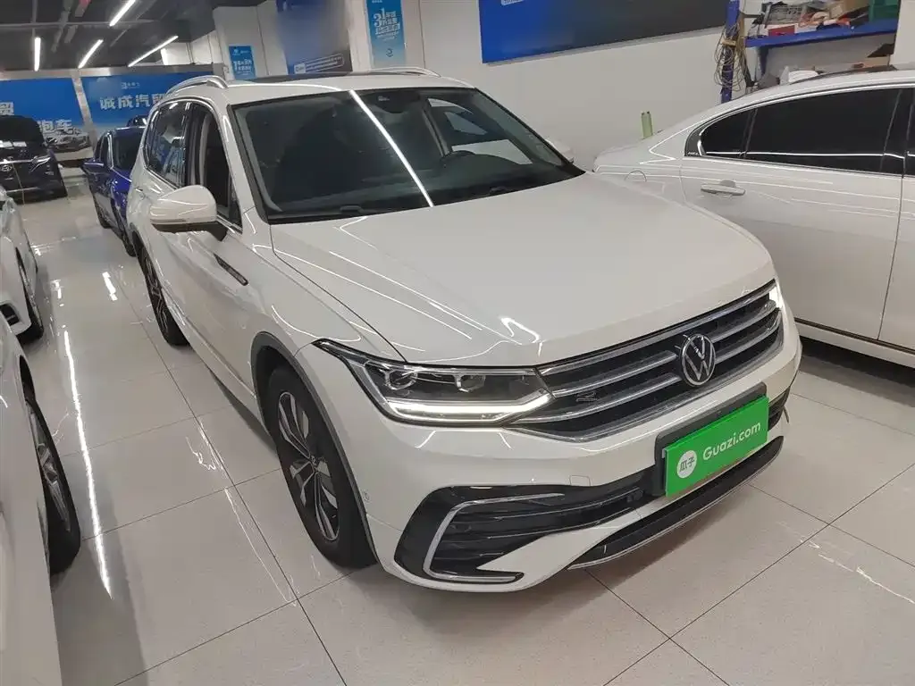 Volkswagen Tiguan L — фото 4