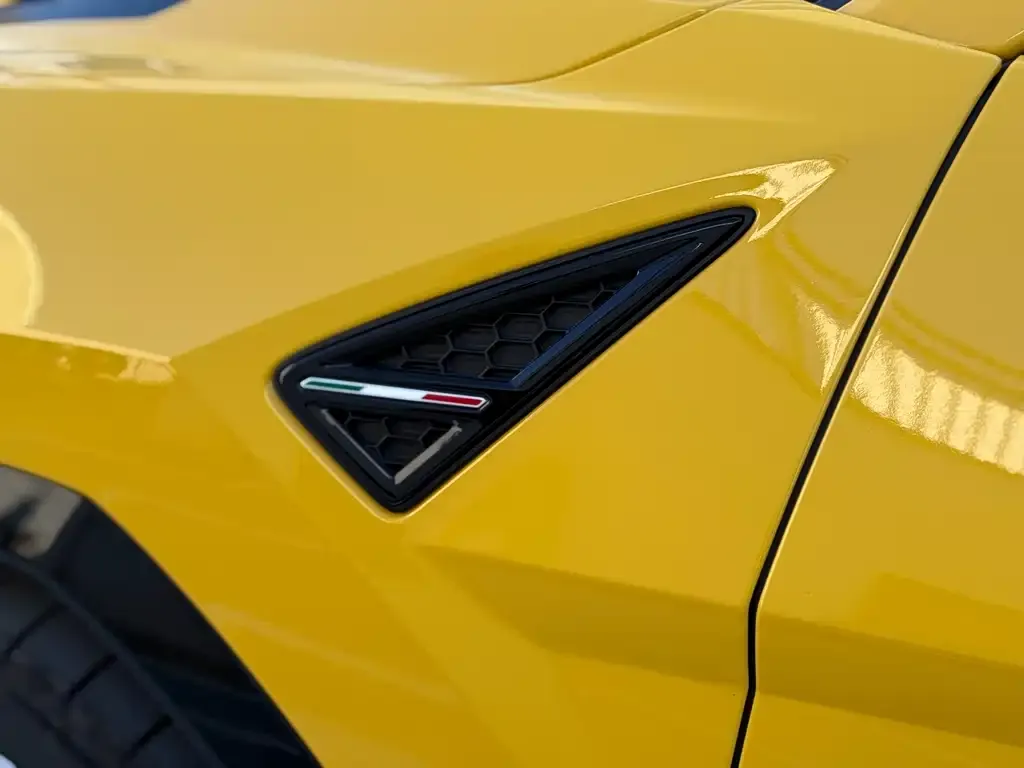 Lamborghini Urus — фото 10