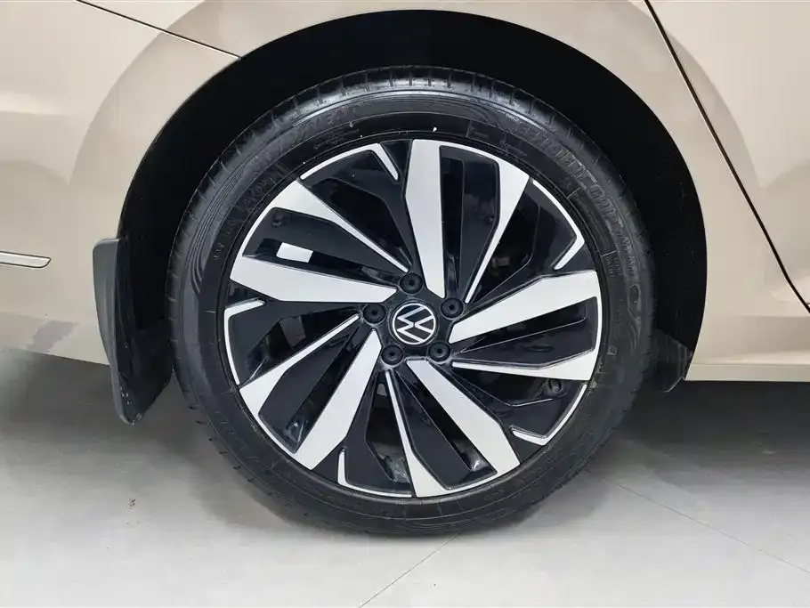 Volkswagen Passat — фото 6