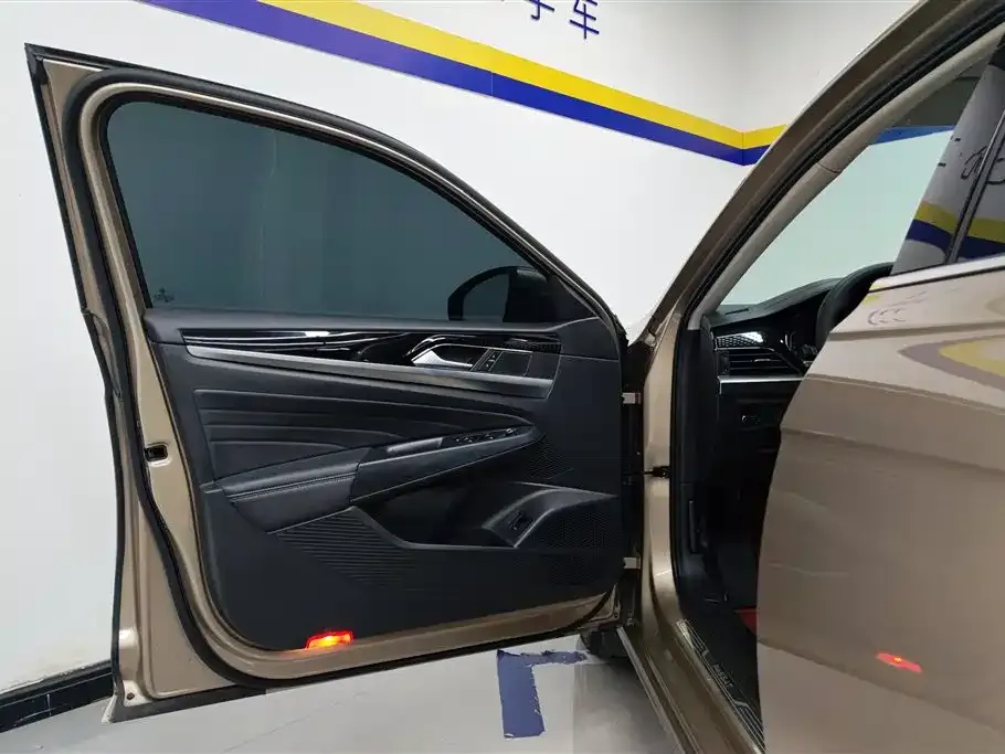 Volkswagen Passat — фото 7