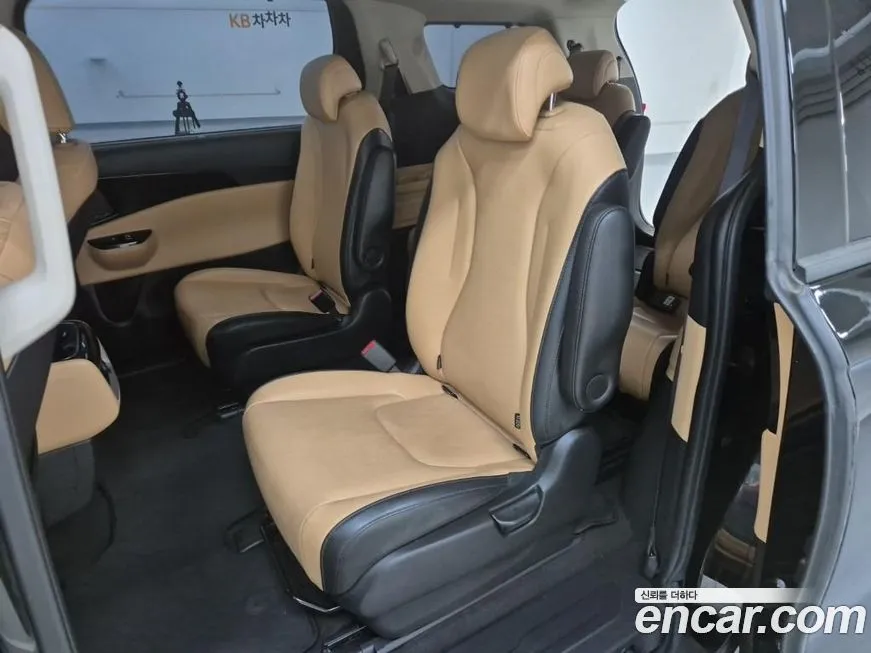 Kia Carnival — фото 10