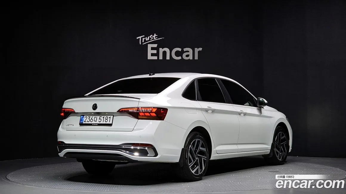 Volkswagen Jetta — фото 2