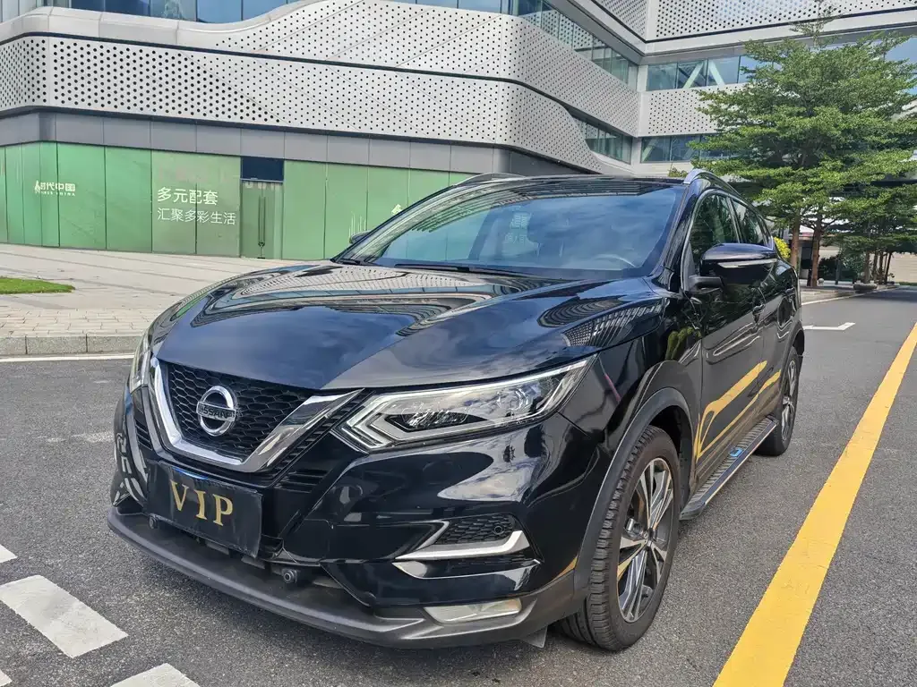 Nissan Qashqai — фото 1