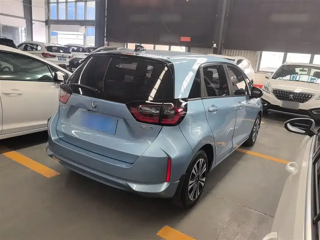Honda Fit — фото 7