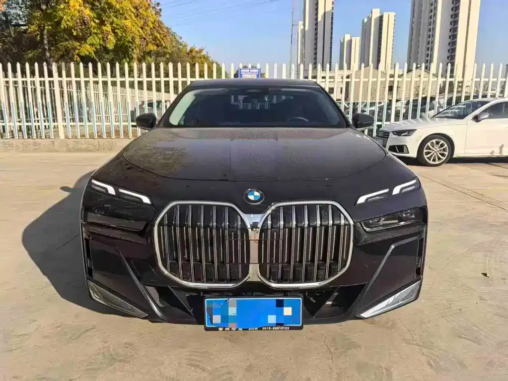 BMW 7 Series — фото 2