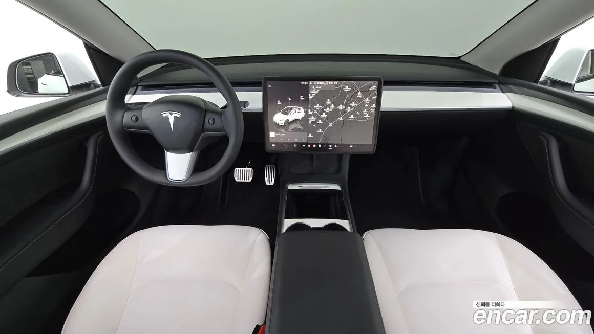 Tesla Model Y — фото 1
