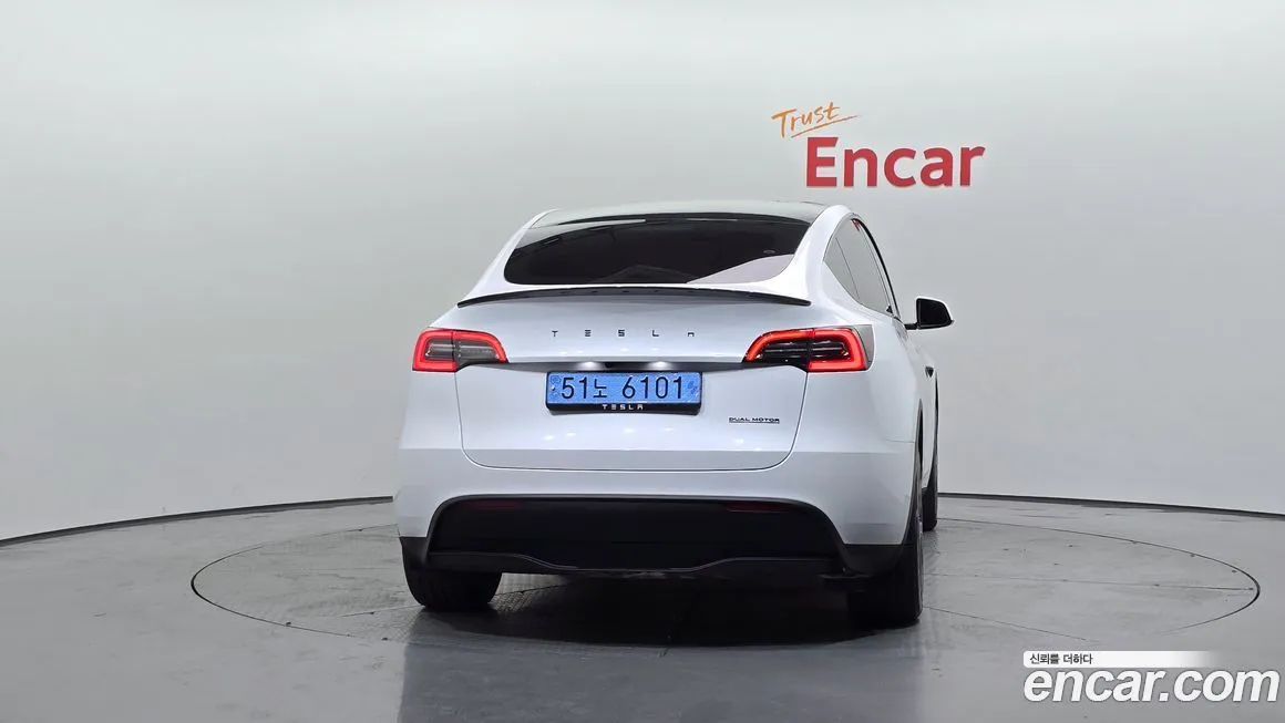 Tesla Model Y — фото 4