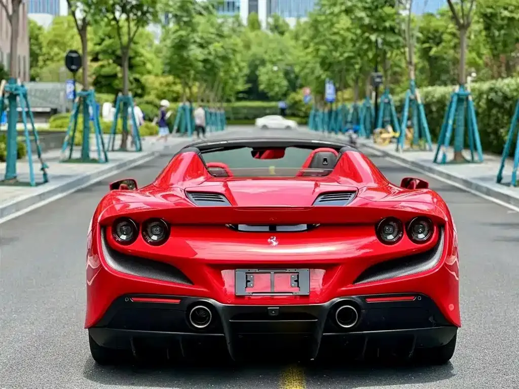Ferrari F8 — фото 6