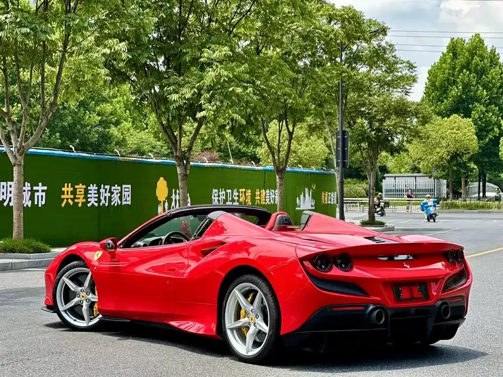 Ferrari F8 — фото 7