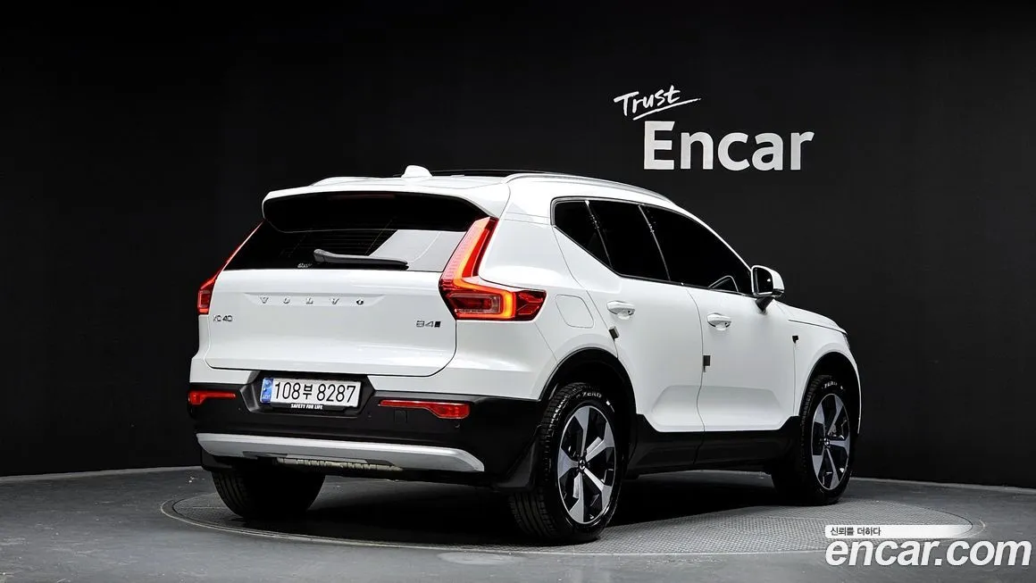 Volvo XC40 — фото 2