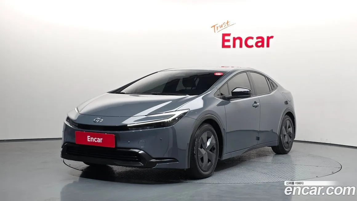 Toyota Prius — фото 1